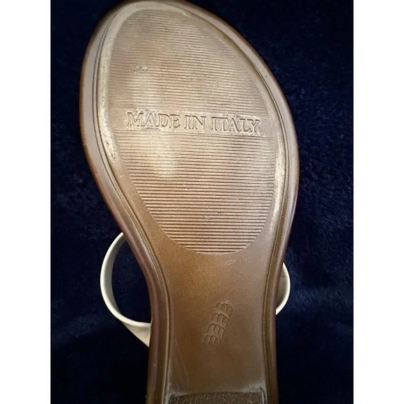 Toscanella Sandals Womens Size 7.5 Beige Rhinestone Discs Thong Made In Italy - Picture 6 of 6